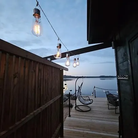 Skandinaavinen Moekki Rannalla Chalet *